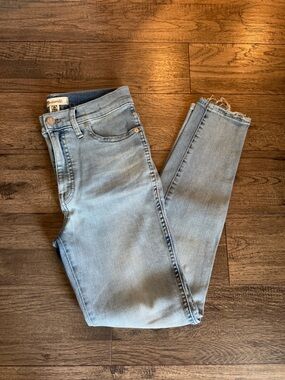 Madewell Light Blue Women’s 10 inch high rise skinny jeans, size 27